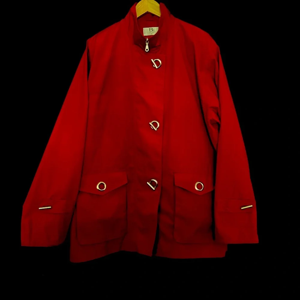Red coat/jacket.Silver coloured adornments. Water repellent. Lined. Nautical - Picture 5 of 12